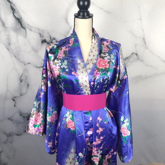 Other - Kimono in purple pink floral OS